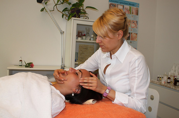Alternative Hautbehandlung bei Heilpraktikerin Wenke Prokopp in der Naturheilpraxis Prokopp Erfurt